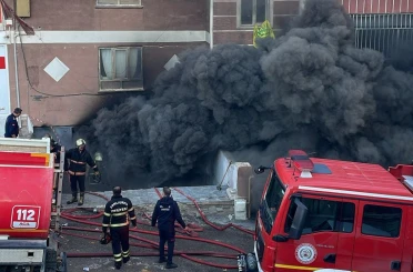 Şanlıurfa’da koltuk ve yatak üretimi yapılan atölyede korkutan yangın 