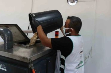 Şanlıurfa’da organik atıklar dönüştürülerek barınaklara veriliyor 