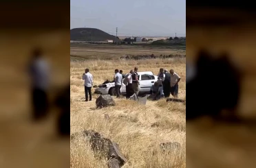 Şanlıurfa’da şarampole devrilen otomobil takla attı: 2 yaralı 