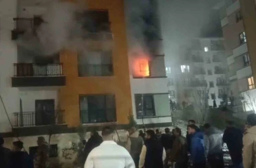 Şanlıurfa’da yangın paniği: Mahsur kalanları itfaiye ekipleri kurtardı 