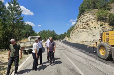 Şaphane Kaymakamı Boztaş asfalt çalışmalarını inceledi 