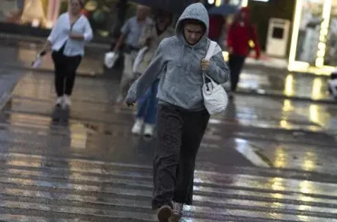 Sarı ve turuncu alarm verildi, SMS'le uyarı yapıldı: Akşam saatlerine kadar bu illerde dikkat