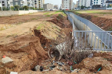 Sarıçam’da dere yatağına ev yapılması, alt yapı yetersizliği sele neden oluyor 