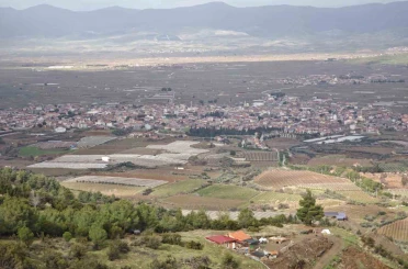 Sarıgöl Ovası gelinliğini çıkardı 