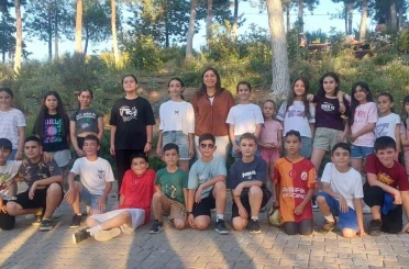 Sarıgöl’de 4 yıl boyunca okuttuğu eski öğrencileriyle buluştu 
