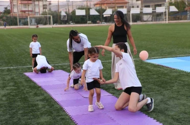 Sarıgöl’de minik cimnastikçilerden nefes kesen gösteri 