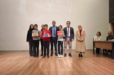 Sarıgöl’de minik yüreklerden İstiklal Marşı coşkusu 