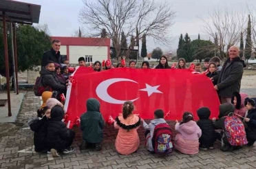 Sarıgöl’de okullarda ’Bayrağımıza saygı ve sevgi’ etkinliği 