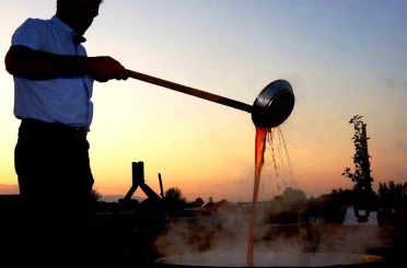 Sarıgöl’de pekmez köpüğü geleneği yaşatılıyor 