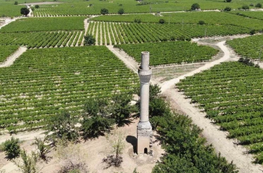 Sarıgöl’ün simgesi ’Kırık Minare’ zamana direniyor 