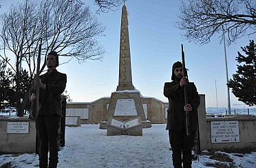 Sarıkamış şehitleri için eksi 10 derecede saygı nöbeti 