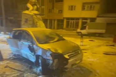 Sarıkamış’ta trafik kazası: 3 yaralı 