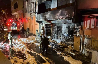Sarıyer’de motosiklet tamirhanesi alev alev yandı: 1 yaralı 