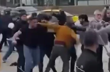 Savaşı andıran kavga: Kask miğfer, kılıç sopa oldu