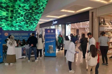 SCÜ öğrencileri dolayısıyla doğru diş fırçalama tekniklerini anlattı 