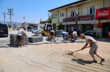 Şehir Hastanesi yoluna parke taşı çalışması 