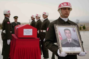 Şehit Akarsel’in naaşı memleketine uğurlandı 