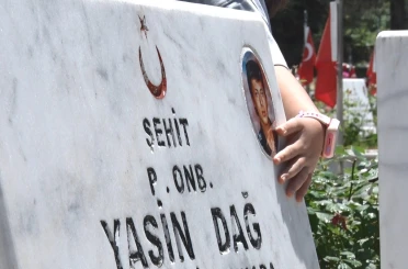 Şehit babalarının buruk Babalar Günü: "O bize gelemiyor, biz ona geldik" 