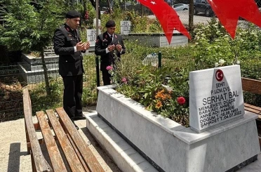 Şehit Serhat Bal kabri başında anıldı 