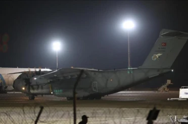 Şehitlerin naaşlarını taşıyan uçak Ankara'ya indi