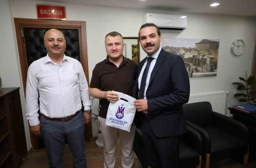 Şehzadeler Belediyesi’nden personele Babalar Günü jesti 