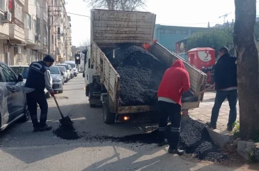 Şehzadeler’de bozulan yollar onarılıyor 