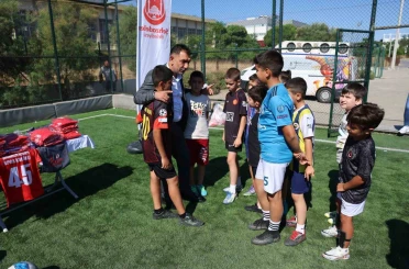 Şehzadeler’de geleceğin yıldızları sahaya indi 
