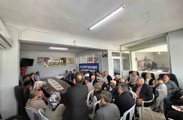 Selendi AK Parti’de mahalle başkanları toplandı 