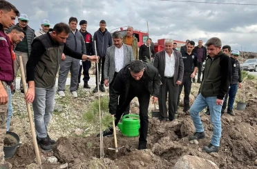 Selendi’de 800 fidan toprakla buluşturuldu 