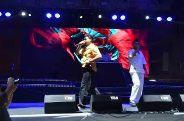 Selendi’de sahne alan Tefo & Seko gençleri coşturdu