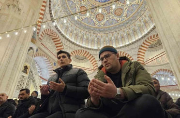 Selimiye Camii’nde 4 yıl aradan sonra ilk teravih 