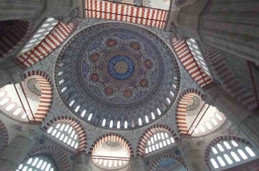 Selimiye Camii’nde tartışma konusu olan kubbe yazıları uzun bir aradan sonra ilk kez görüntülendi 