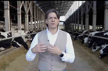 Sencer Solakoğlu, Bursa Damızlık Sığır Yetiştiricileri Birliğinden istifa etti 