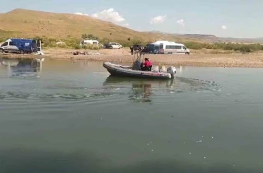 Serinlemek için girdiği ırmakta akıntıya kapılmıştı, arama çalışmaları ikinci gününde devam ediyor 
