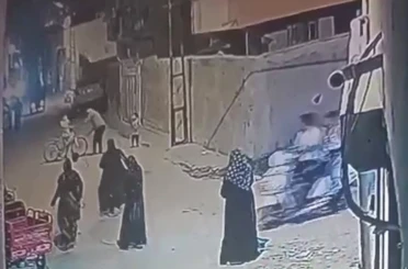 Sesinden rahatsız olduğu çocukları sopayla dövdü 