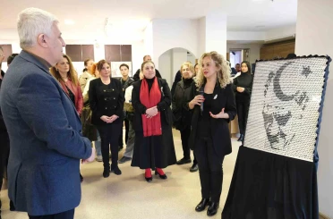 "Sessiz Çizgiler" Sergisi, Çanakkale ruhunu sanatla yaşatıyor 