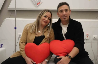 Sevgililer Günü’nde hayat veren bağ: Bağışladığı karaciğeriyle sevdiğine umut oldu 