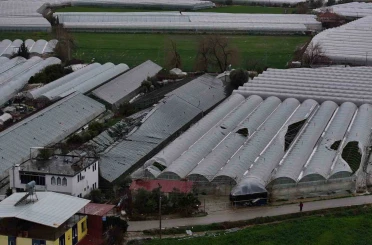 Seydikemer’de hortum, fırtına ve dolu seraları vurdu 