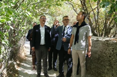 Seydişehir Belediye Başkanı Hasan Ustaoğlu, kolları sıvadı.