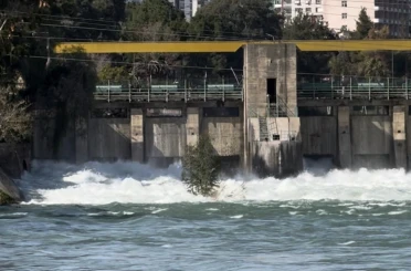 Seyhan Barajı’ndan su tahliyesi sürüyor: Tarlalar su altında kaldı 