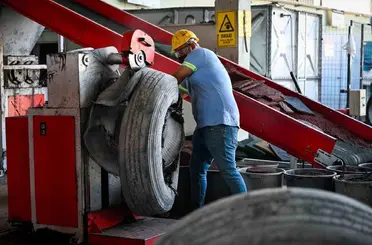 Seyhan Belediyesi atık lastikleri ekonomiye kazandırıyor

