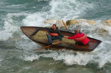 Seyhan Nehri’nde can pazarı: Ele ele tutuşup yardım beklediler 