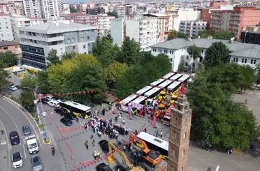 Siirt Belediyesinin filosuna 21 yeni araç katıldı
