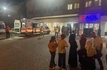 Siirt’te fıstık işçilerini taşıyan minibüs ile hafif ticari araç çarpıştı: 7 yaralı 