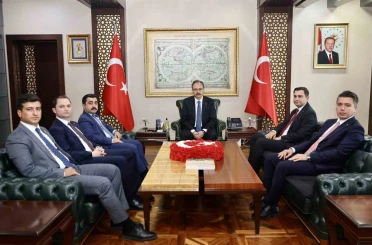 Siirt’te göreve başlayan mülki idare amirleri Vali Kızılkaya ile bir araya geldi 