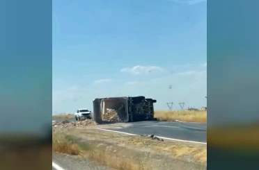 Siirt’te kamyon devrildi: 1 yaralı 