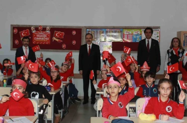 Siirt’te okullarda ‘bayrak temalı’ açılış 