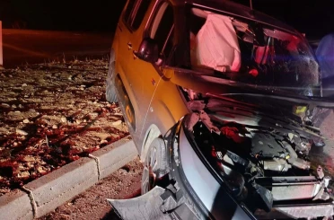 Siirt’te otomobil ile hafif ticari araç çarpıştı: 2 yaralı 