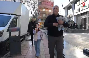 Siirt’te polislerin çocuklara sosyal deney çalışmasında renkli görüntüler ortaya çıktı 