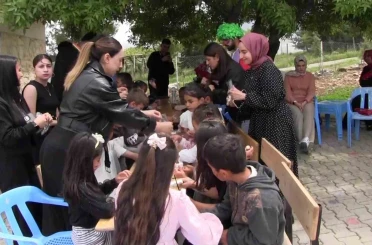 Siirt’te üniversiteli öğrencilerden örnek çalışma: Köy okulunu yenilediler 